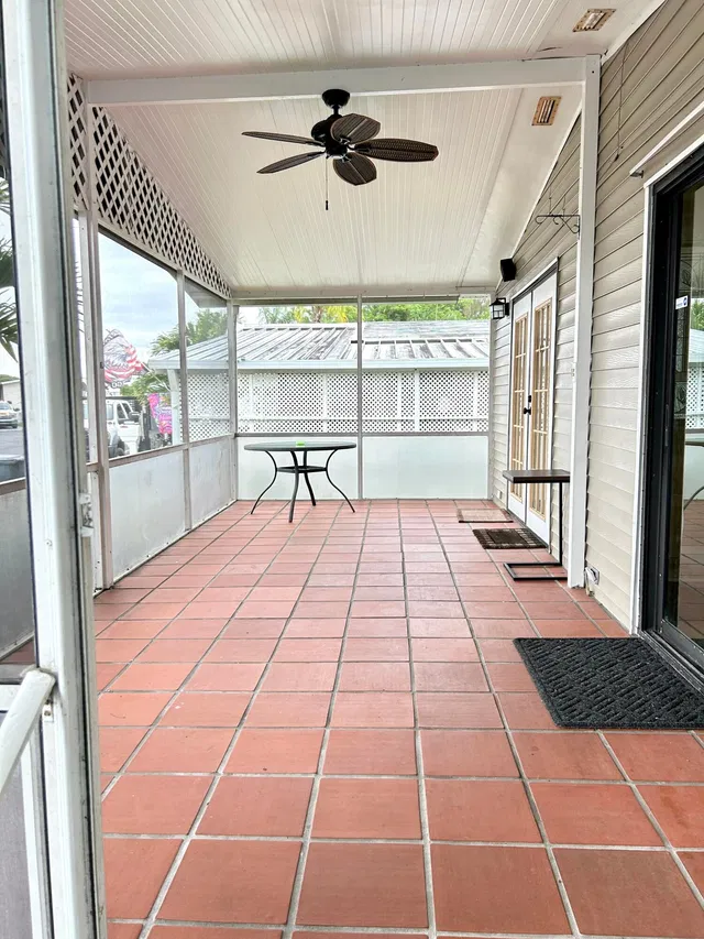 Residence photo 32