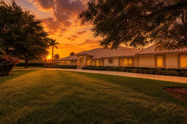 Pinewood Residence photo 9