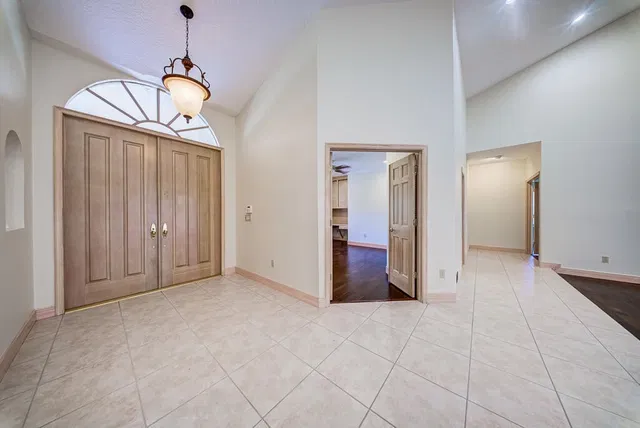Pinewood Residence photo 11