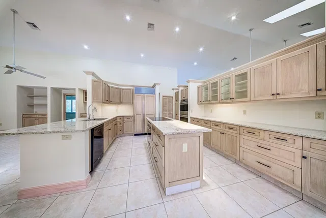 Pinewood Residence photo 18