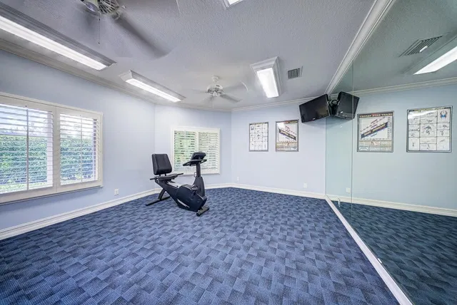 Pinewood Residence photo 26