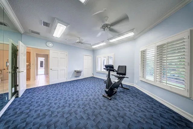 Pinewood Residence photo 27