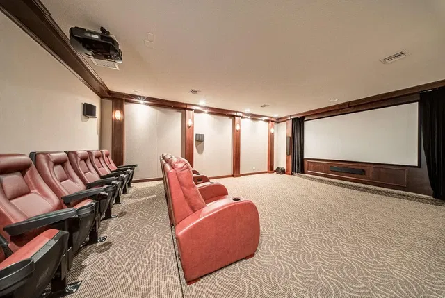 Pinewood Residence photo 31