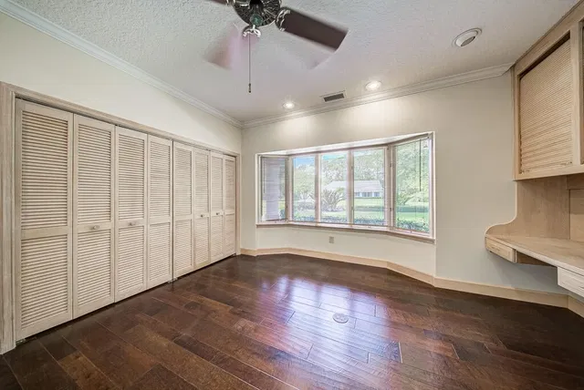 Pinewood Residence photo 34