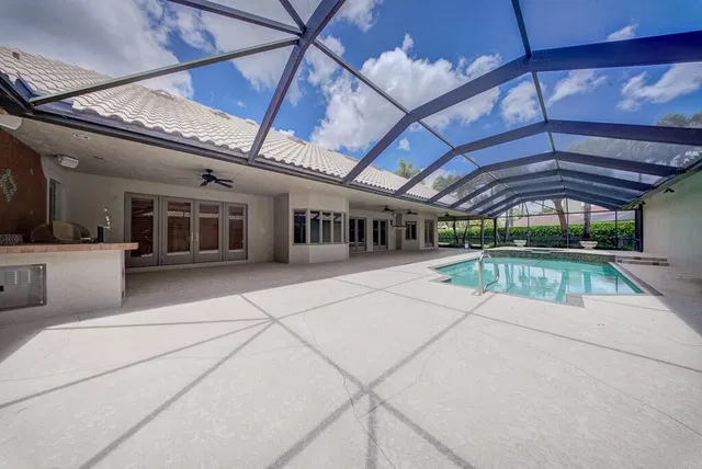 Pinewood Residence photo 43