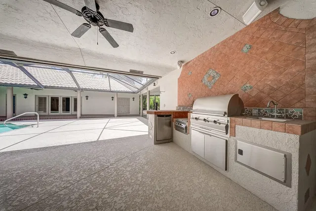 Pinewood Residence photo 45