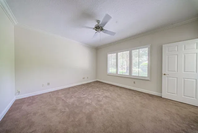 Pinewood Residence photo 50