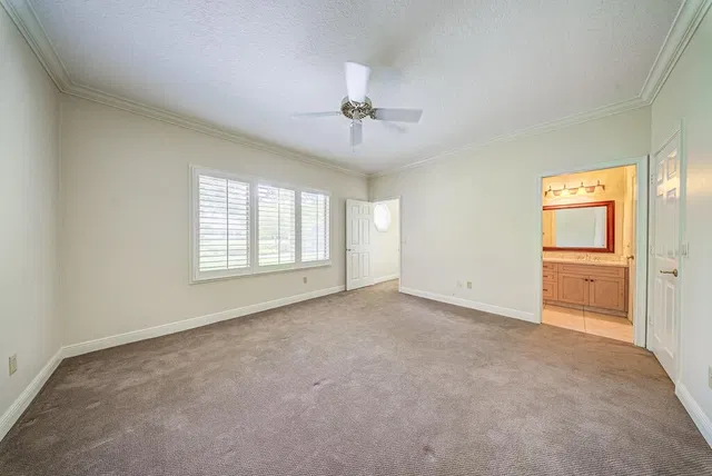 Pinewood Residence photo 51
