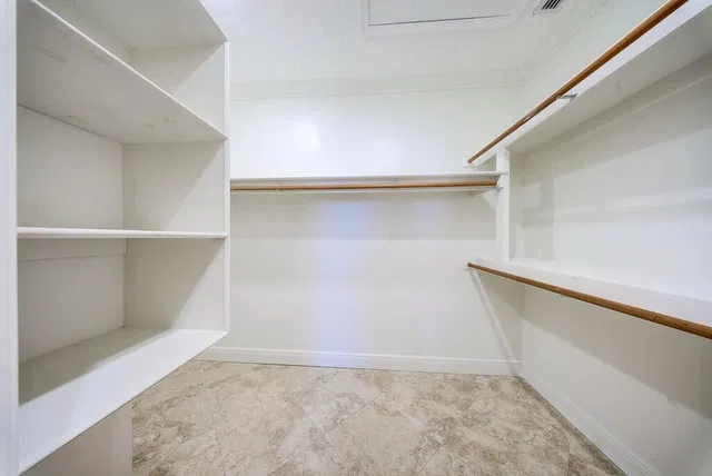 Pinewood Residence photo 61