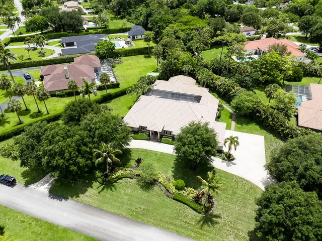 Pinewood Residence photo 78