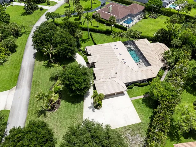 Pinewood Residence photo 80