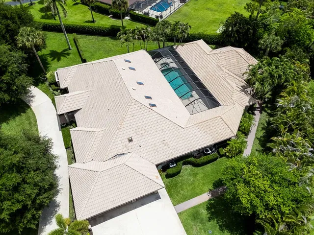 Pinewood Residence photo 81
