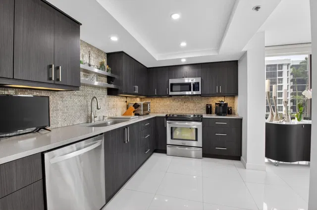 Boca West Country Club Unit 334 photo 3