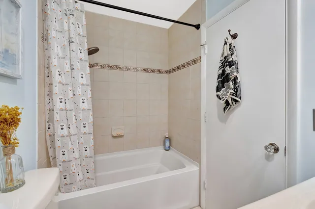 Unit 6 photo 35
