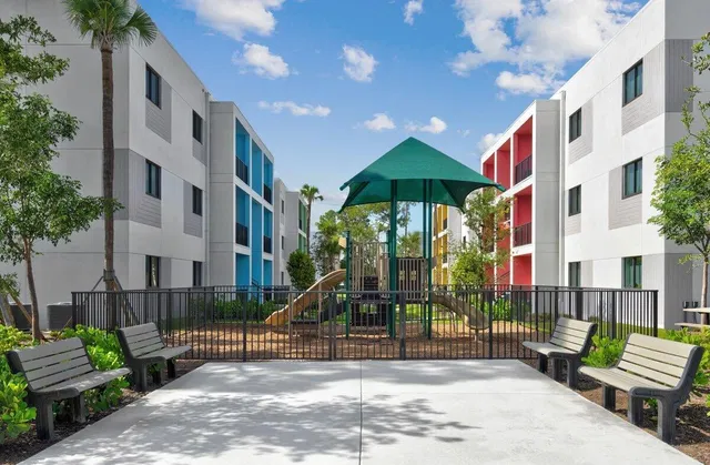 Unit Unit 206 photo 6