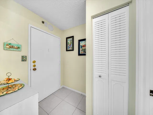 Unit 104 photo 7