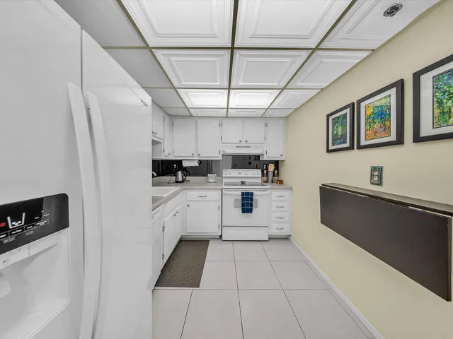 Unit 104 photo 14