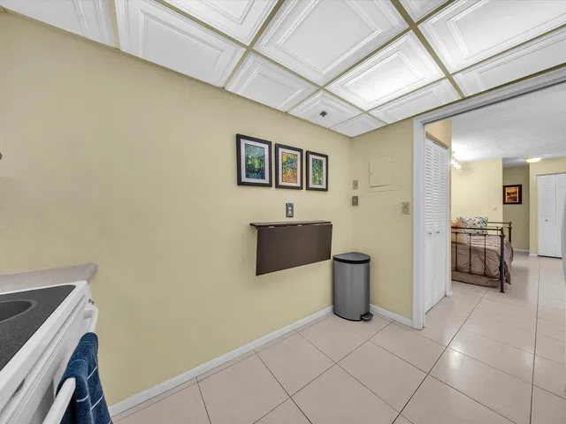 Unit 104 photo 18