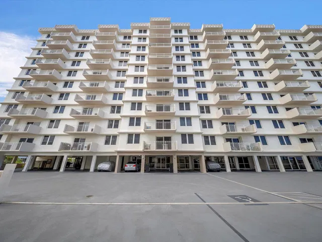 Unit 104 photo 28
