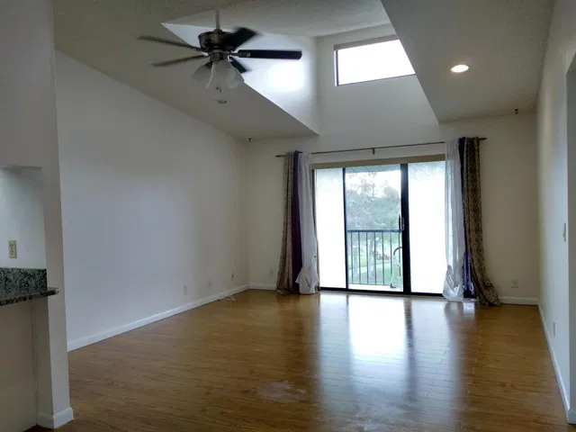 Unit B3 photo 2