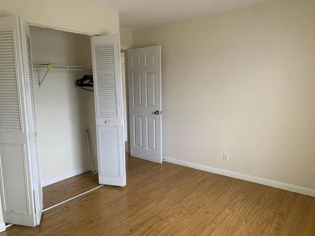 Unit B3 photo 8