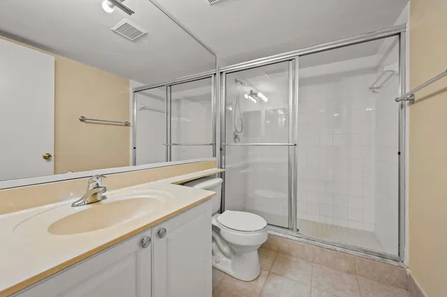 Unit 1109 photo 16