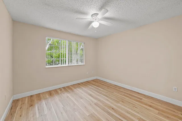 Unit 1109 photo 18