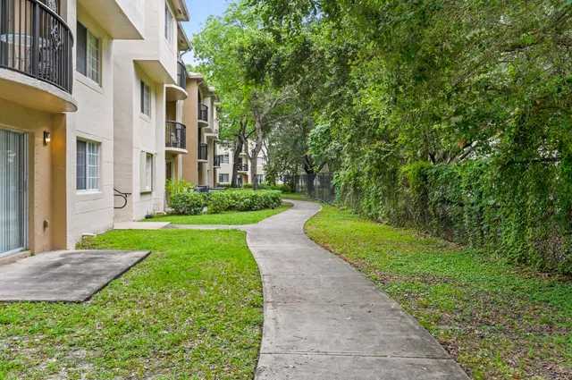 Unit 1109 photo 24