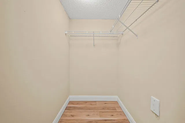 Unit 1109 photo 17