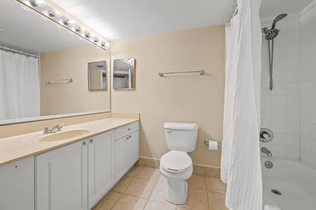 Unit 1109 photo 20