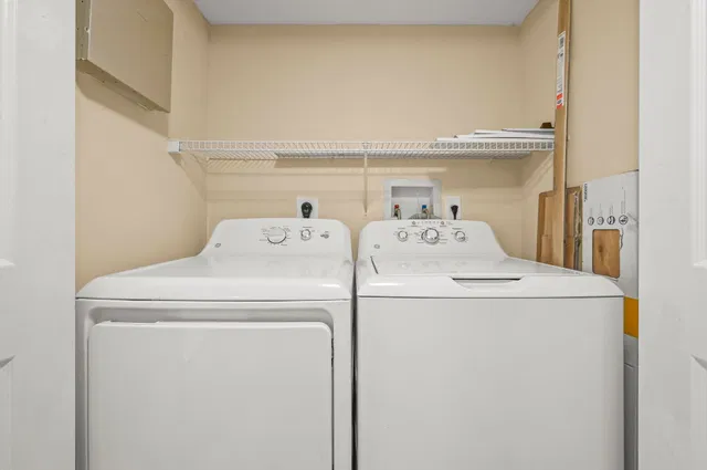 Unit 1109 photo 22