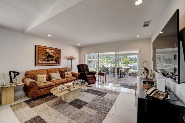 Residence photo 5