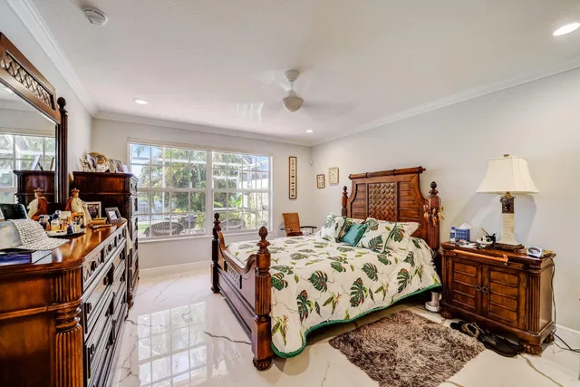 Residence photo 18