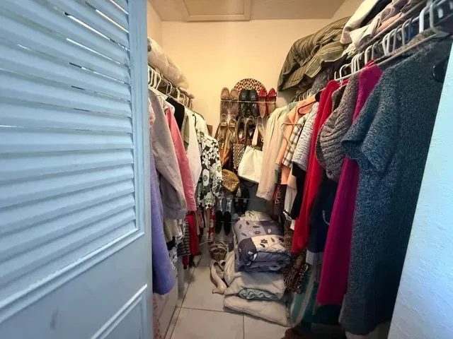 Unit D2 photo 11