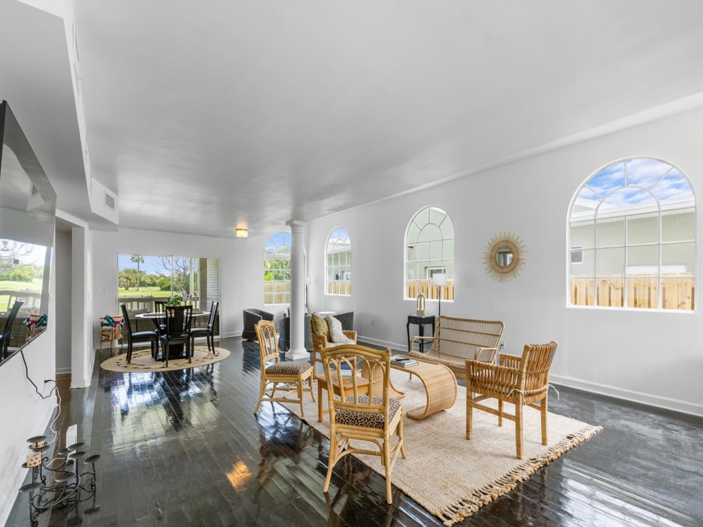  Residence photo 6