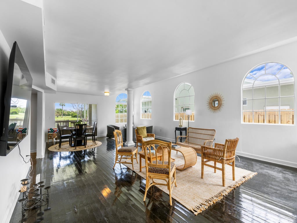  Residence photo 8