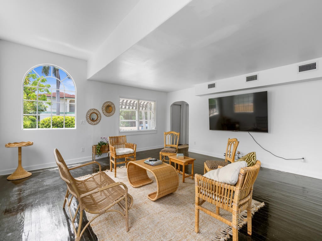  Residence photo 9