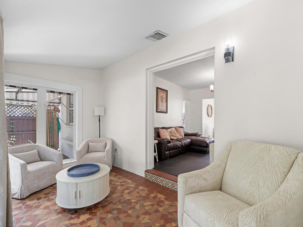 Residence photo 6