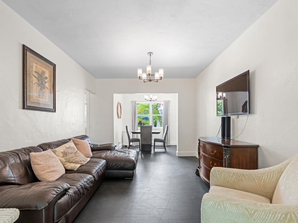 Residence photo 8