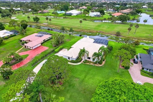 Residence photo 3