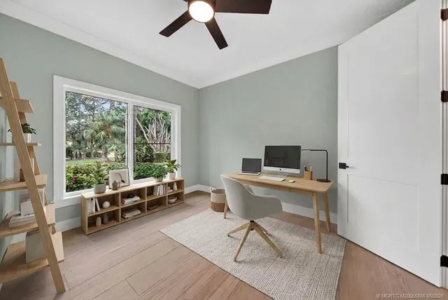Residence photo 17
