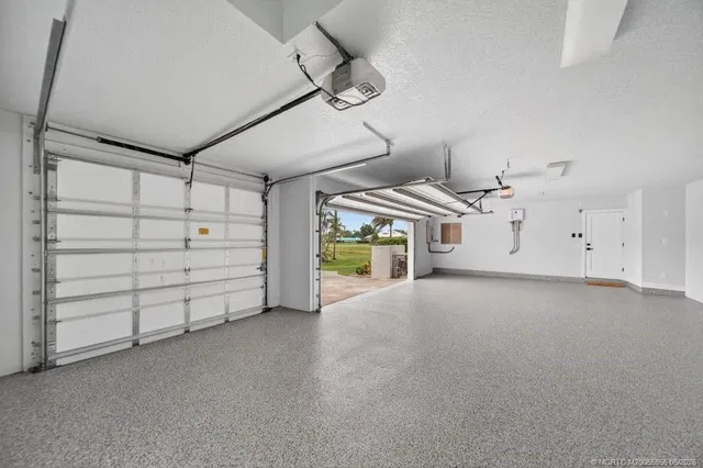 Residence photo 36
