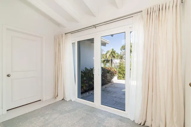 SoSo West Palm Beach Residence photo 5
