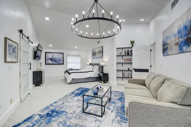 Pinewood Residence photo 35