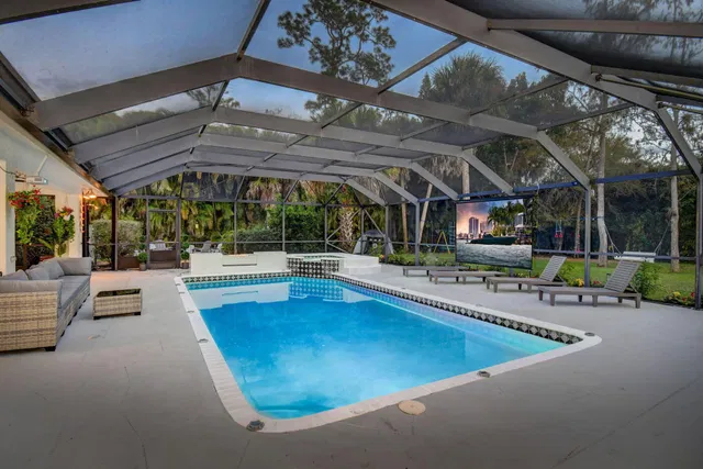 Pinewood Residence photo 73