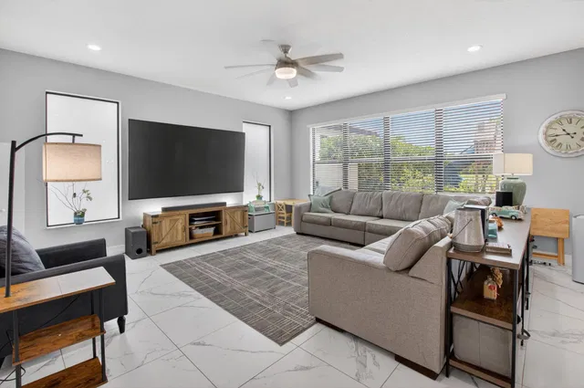 Residence photo 10
