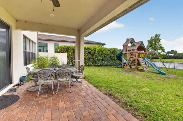 Residence photo 58