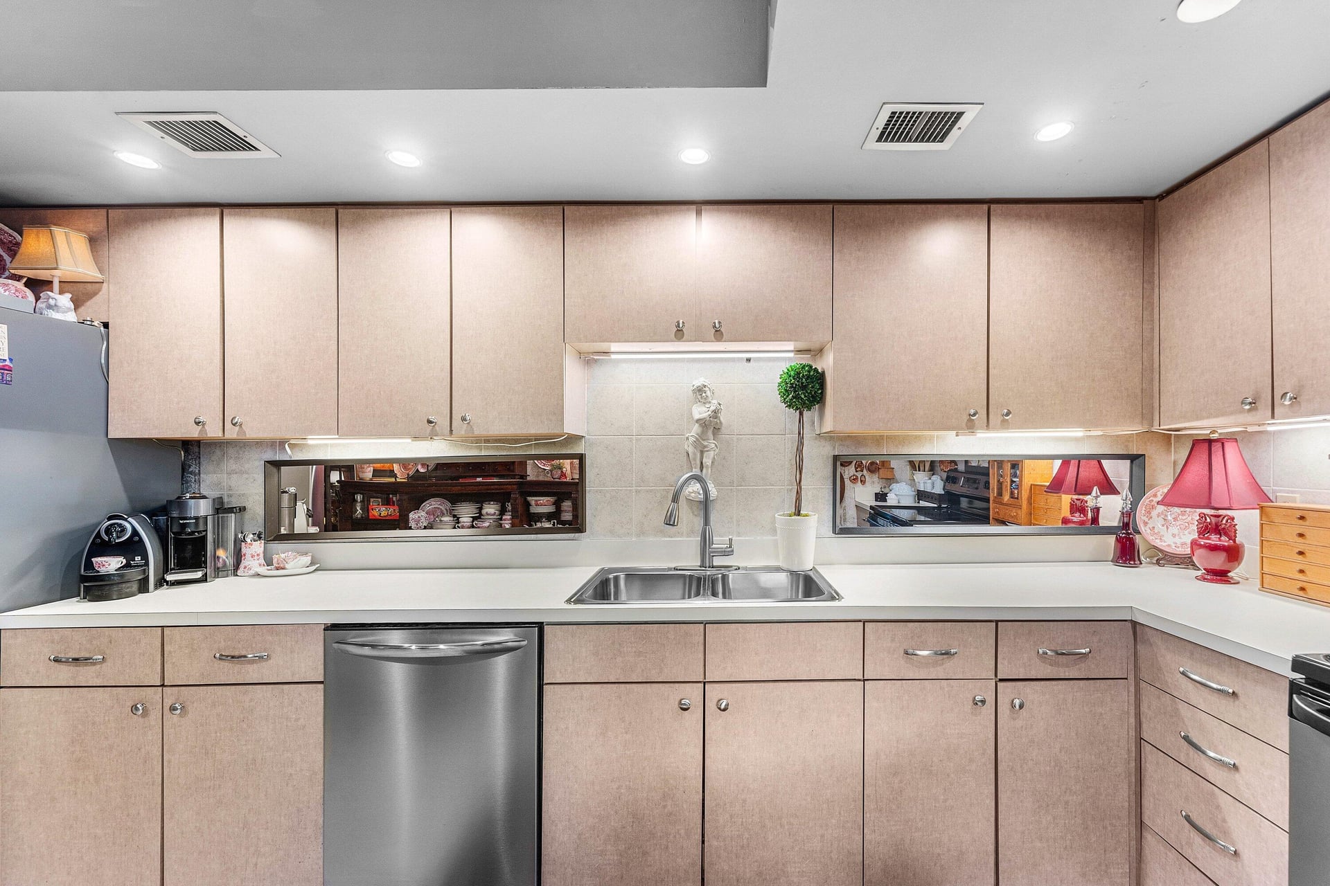 Unit 507 photo 11
