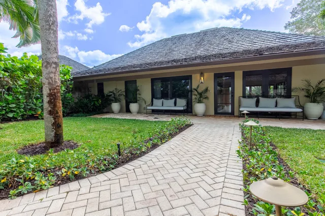 Residence photo 2