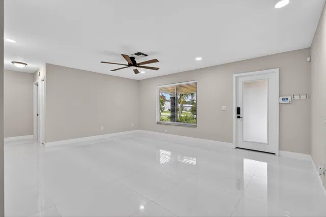  Residence photo 8
